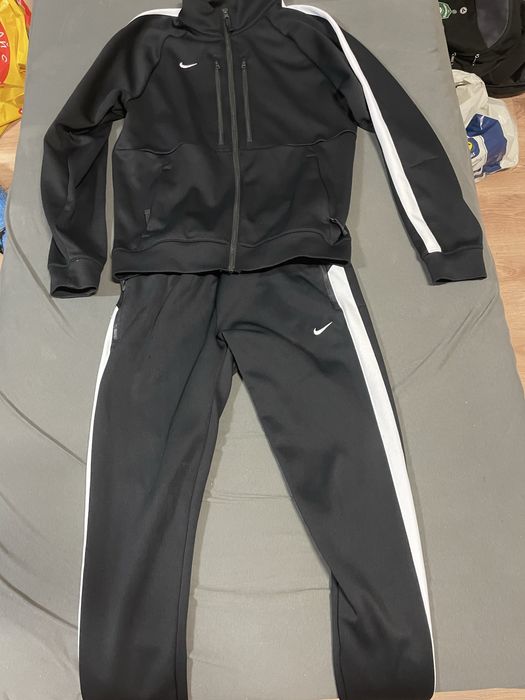 Nike track suit black