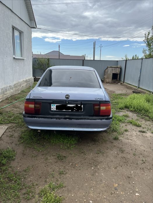 Opel Vectra 1993 1.6 обьем