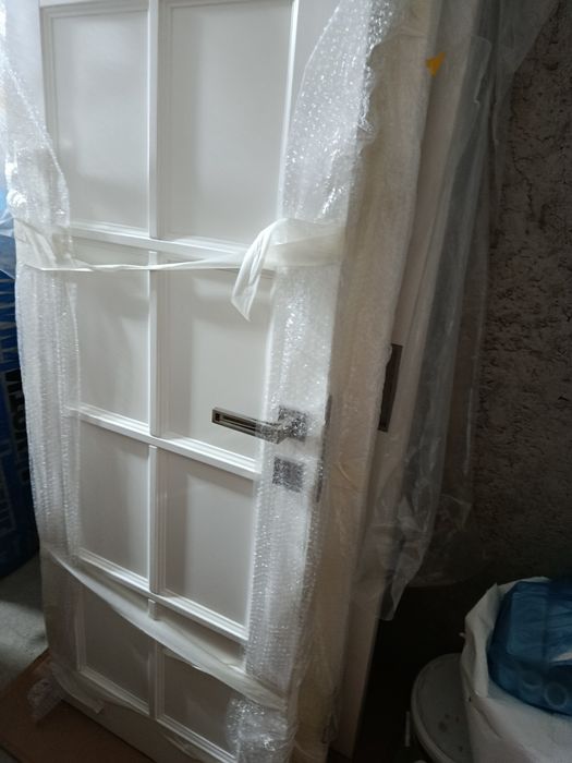 Продам двери без наличников