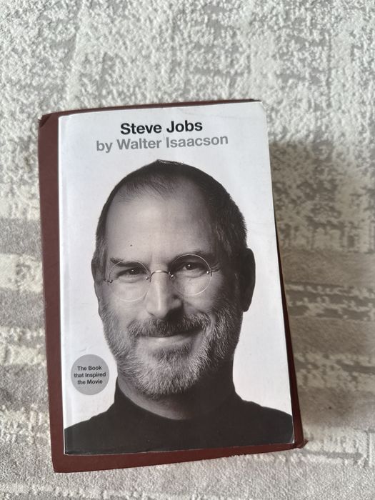 Книга про Стива Джобса на английском языке