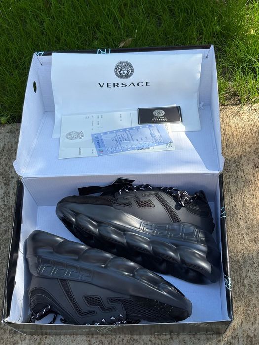 Versace chain reaction