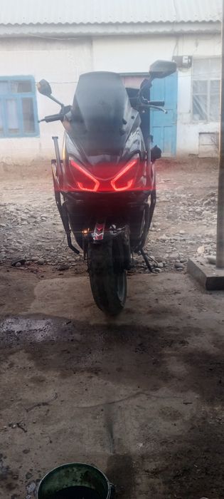 Sukuter.suruchni.sotiladi.150kub