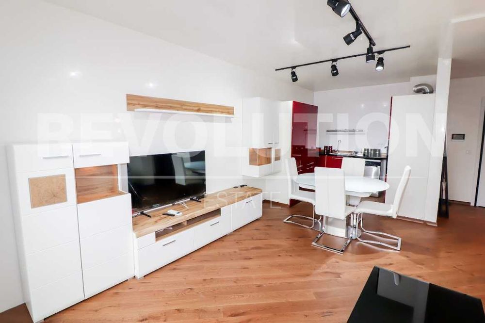 Дава се под наем Тристаен апартамент в Варна, Чайка - 80 кв.м за 765 € - Снимка #3