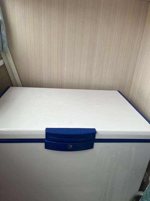 Продам морозильник
