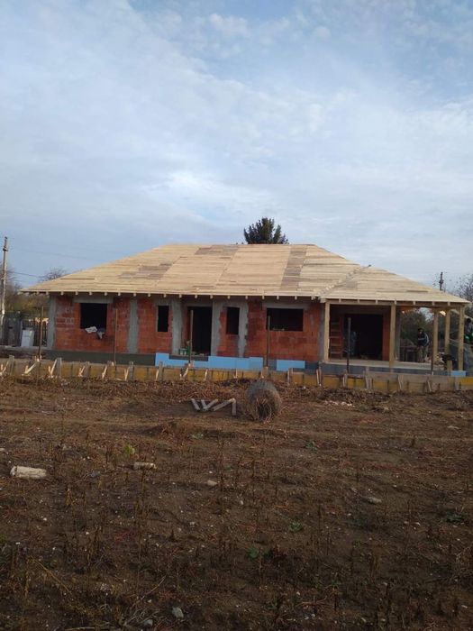 Acoperisuri si reparatii de urgenta