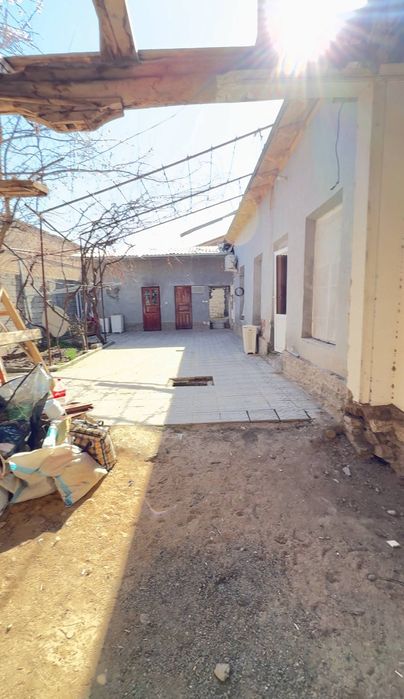 Продается дом земля 2,5 соток городе