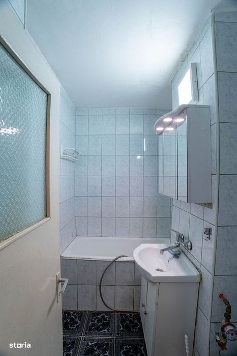 Dristor, LIDL, an 1987, garsoniera la parter, cu balcon