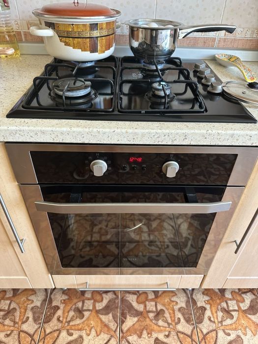 Кухонный гарнитур с электротехникой