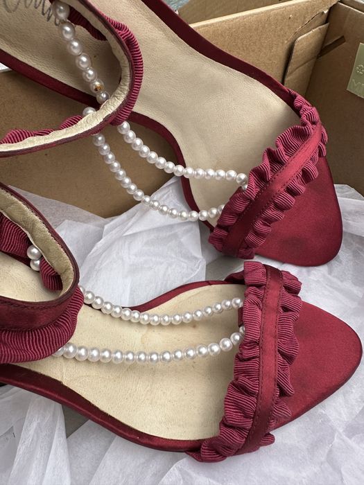 Босоножки бордовые 39р