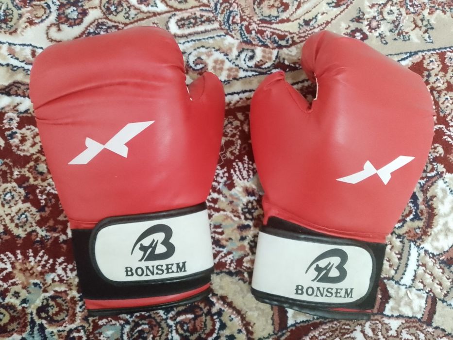 Боксерский перчатка