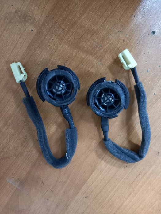 Динамики  Toyota JBL