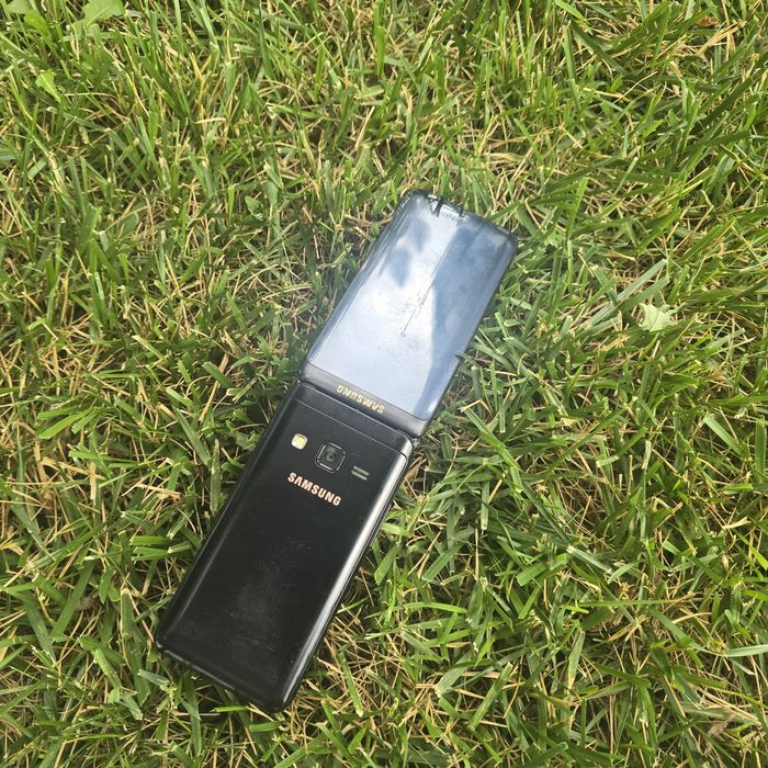 Samsung Galaxy Folder 2