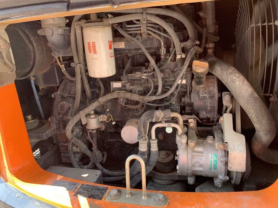 Excavator pe Senile Cauciuc 6 tone Hitachi Zaxis Anul fabricatiei 2012