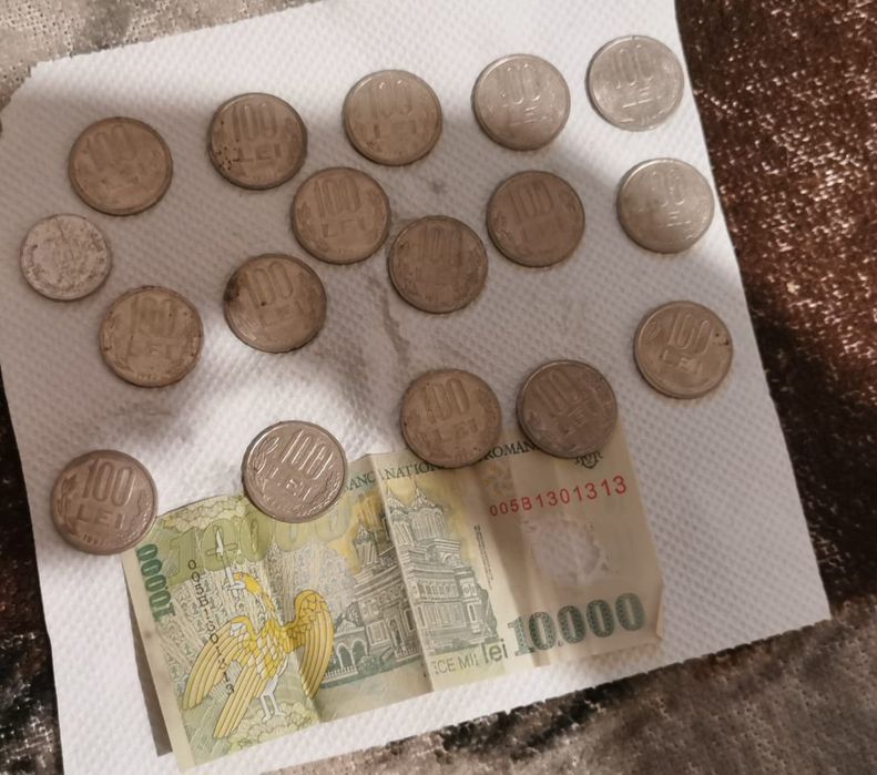 Vând monede de colecție și o bancnotă