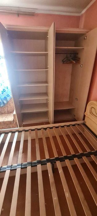 Продается спальный гарнитур