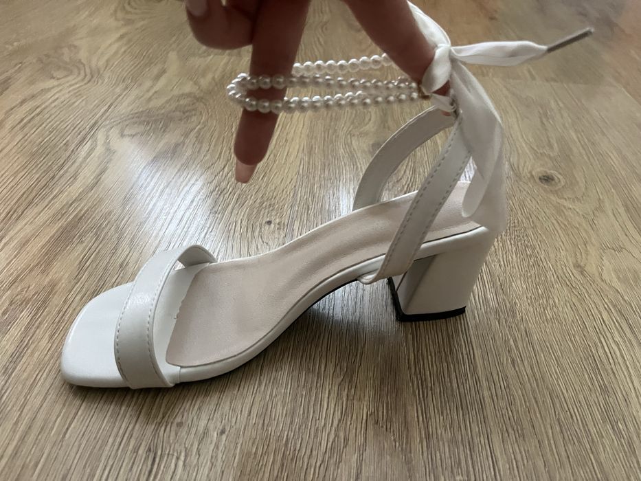 Чисто нови токчета