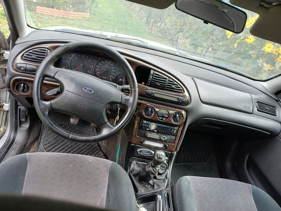 Ford Mondeo 
An 2000
Capacitate cilindrica 1.8 TD
1000 € negociabil
Ge