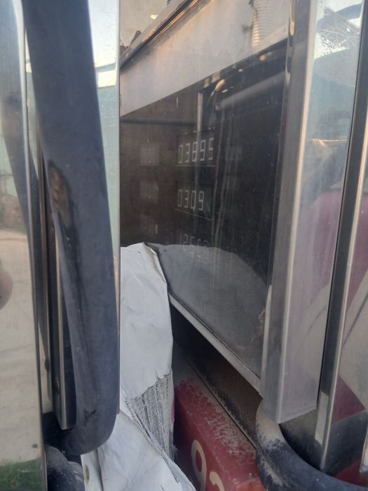 Запровочный бензоколонка