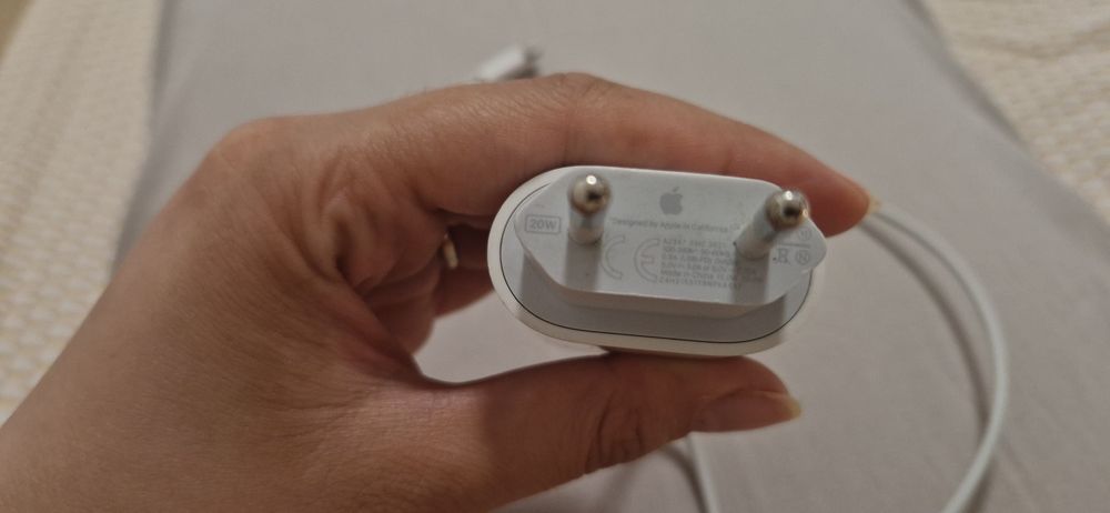 Incarcator apple (adaptor 20 W plus cablu 1m)