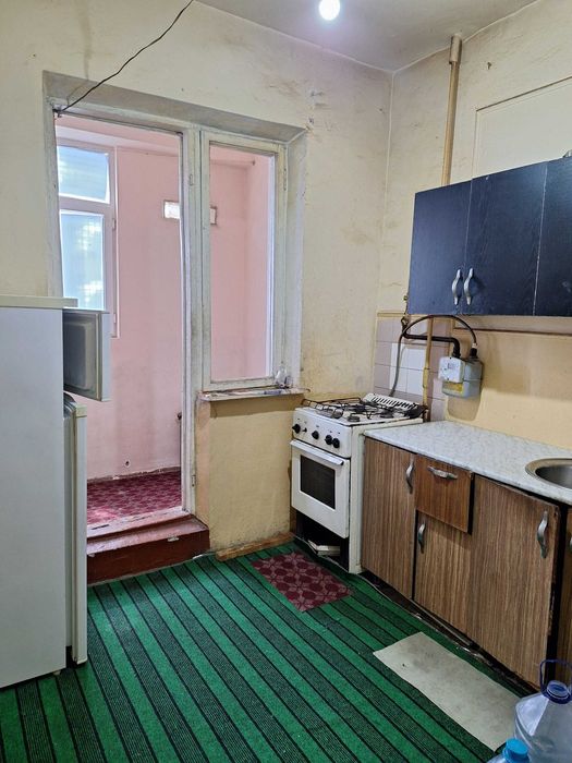 Осиё туйхонаси ёнида ИЖАРАГА квартира