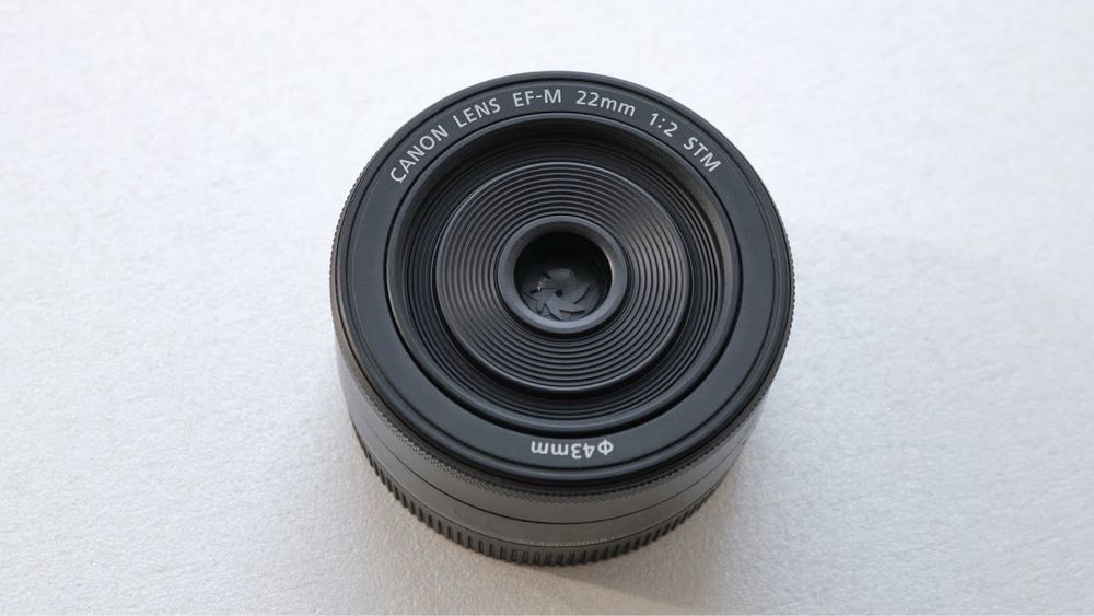 Canon 22 mm F2.0 (eosm)
