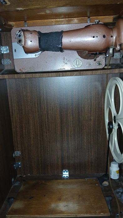 Швейная машина ножная