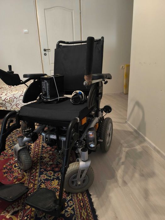 Акумулаторен инвалиден стол Invacare Bora