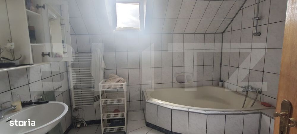 Casa spatioasa P+1+M cu anexa si 2 garaje,  - zona Valea Budacului –