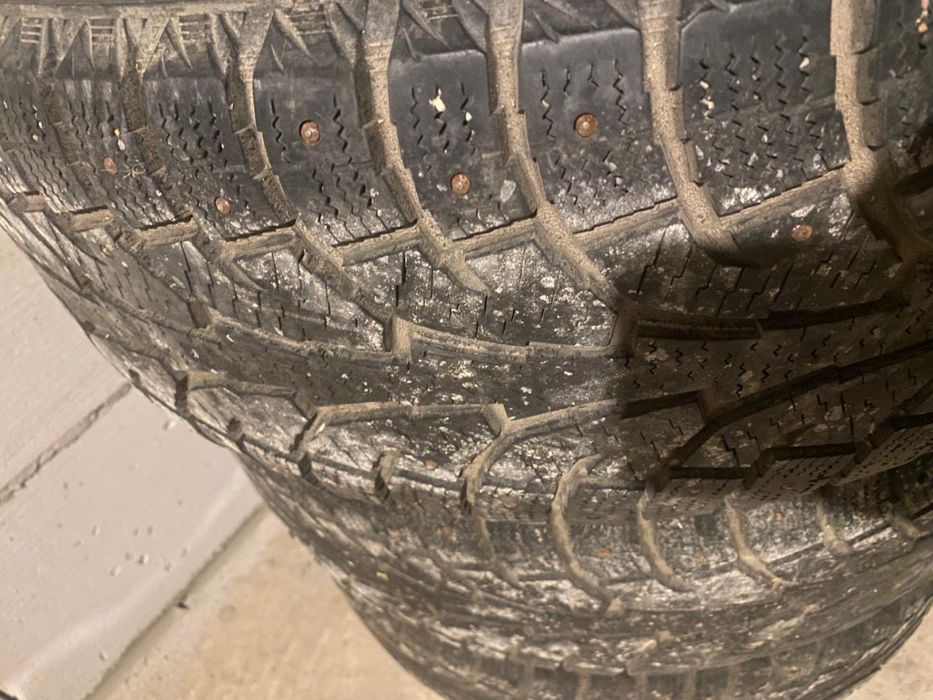 Продается Зимние шины