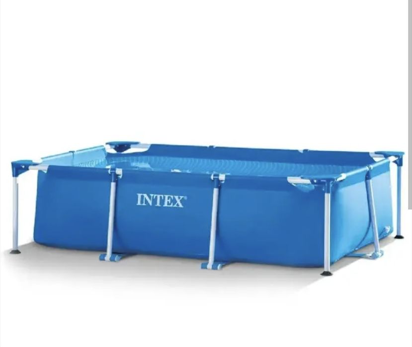 Karkasniy basseyn Intex