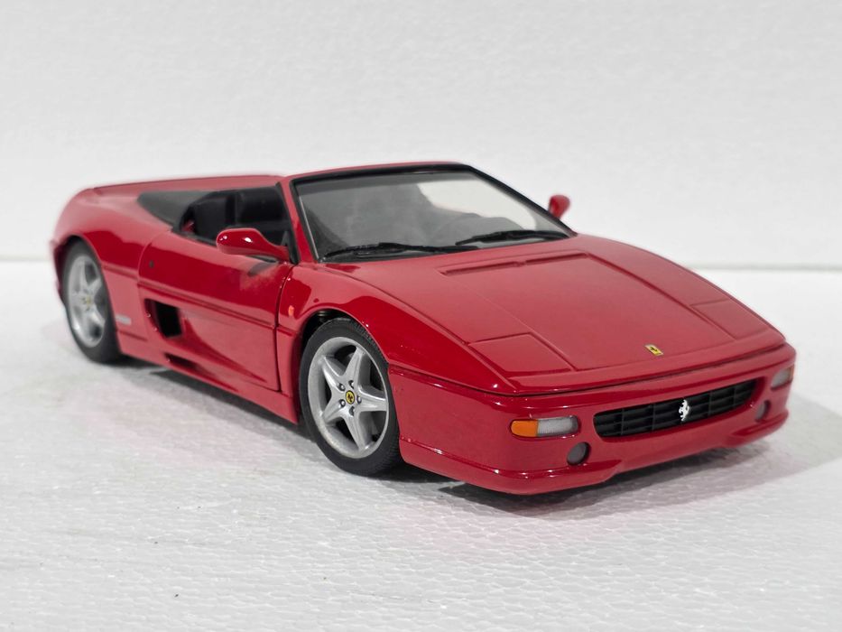 Macheta Auto 1/18 UT Models Ferrari F355 Spider
