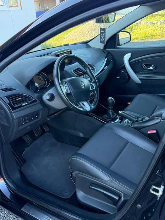 Vând Renault Megane 3- Bose - 1.5 dci - 110 cp  - Euro 5