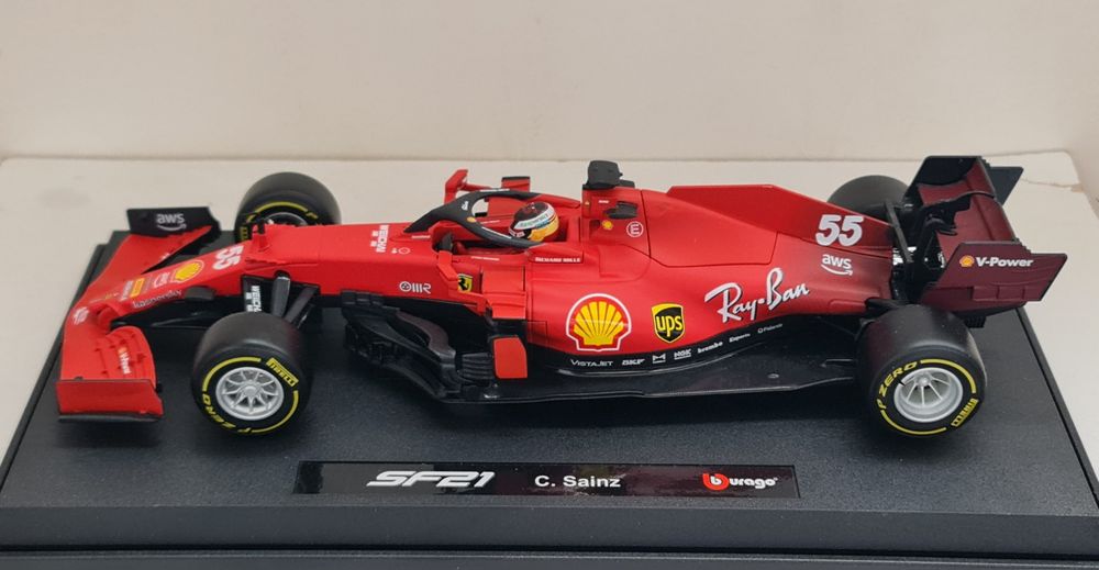 FERRARI SF21 C. Sainz Bburago 1:18