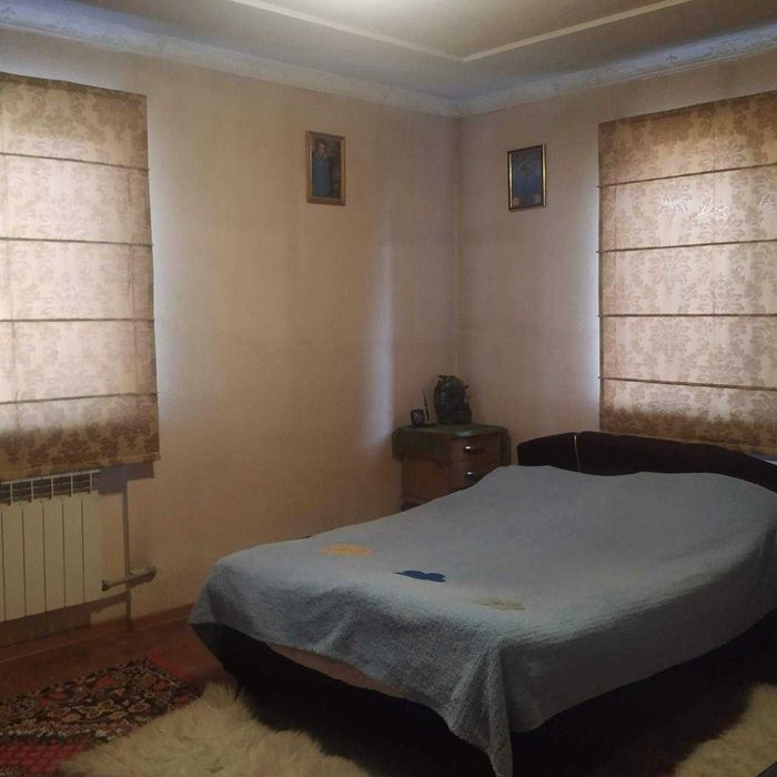 Продам дом возле парка