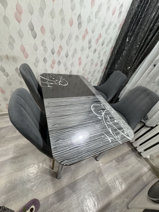 Продаю кухонный стол 120*70