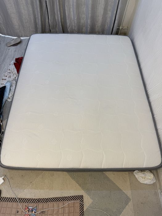 Продам матрац 160 на 200