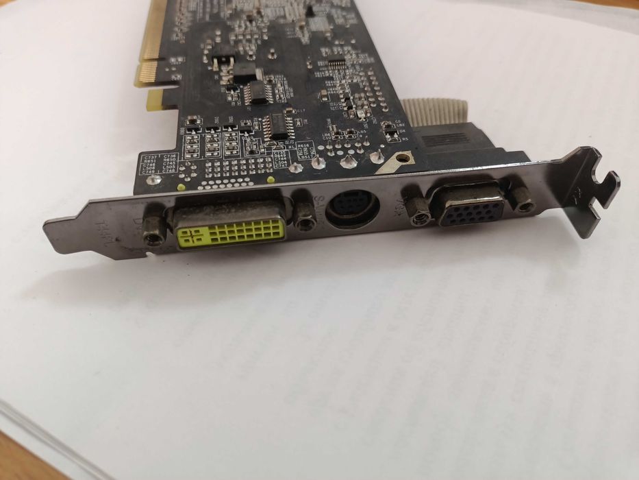 Продам видеокарту "Asus GeForce 6200LE"