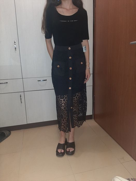 Чисто нова пола, с етикет