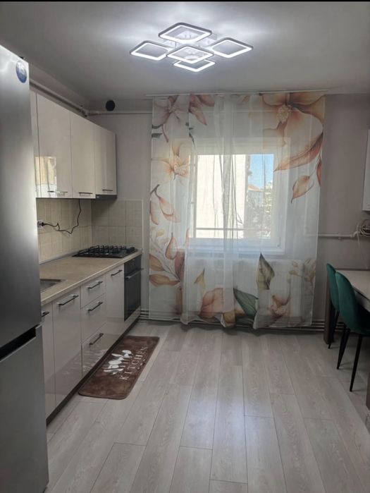 PF inchiriez ap 2 camere decom Strand