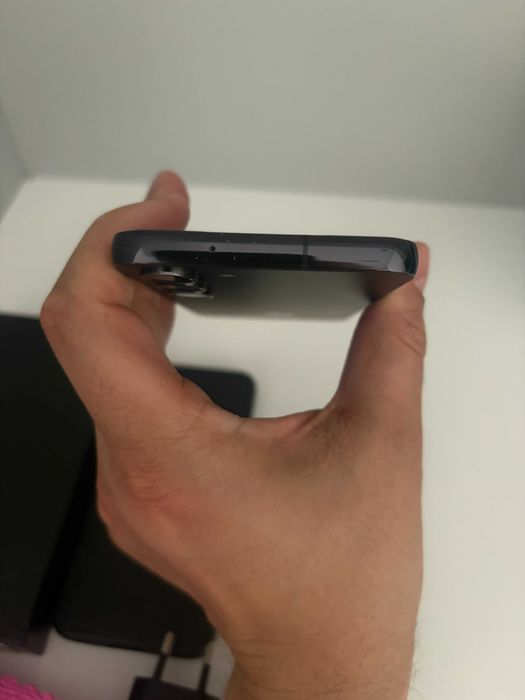 Samsung Galaxy S23 128GB/8GB – Като нов, пълен комплект + аксесоари