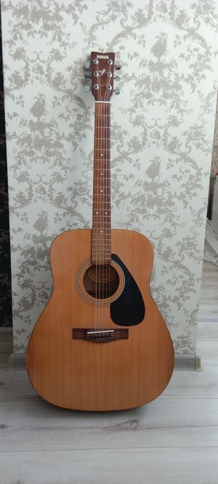 Продам гитару Ямаха F310