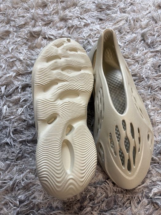 Yeezy foam rummer