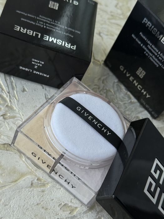 Пудра Givenchy расыпчатая