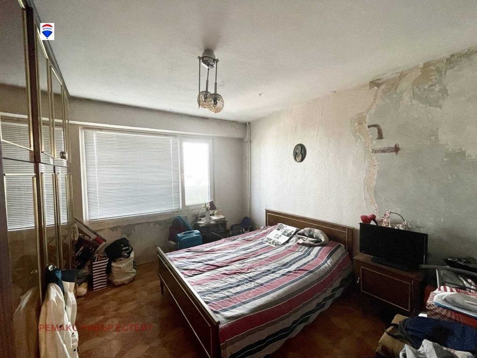 Продава се Четиристаен апартамент в Русе, Родина 1 - 99 кв.м за 910 €/кв.м - Снимка #4