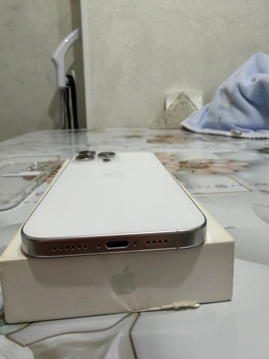 Iphone 16 pro max white 256 GB / отичном состоянии