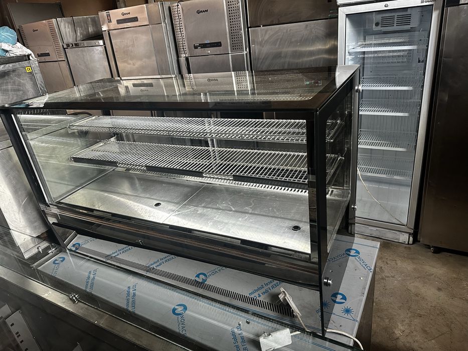 Настолна хлафилна витрина