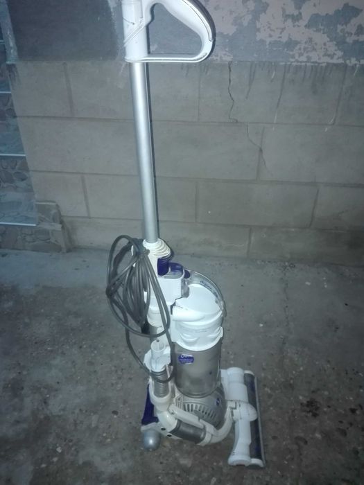 Продавам прахосмукачка