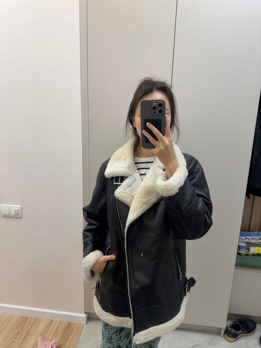 Черная дубленка с мехом