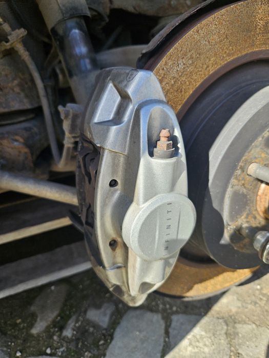 Спирачни апарати за Infiniti FX50