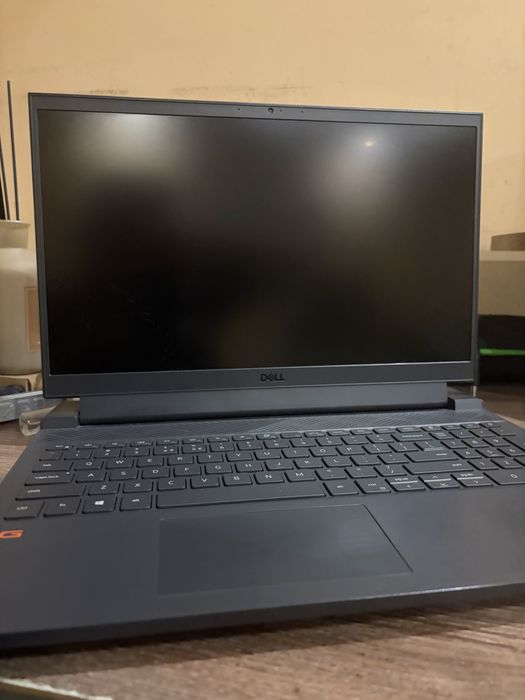 Геймърски лаптоп DELL